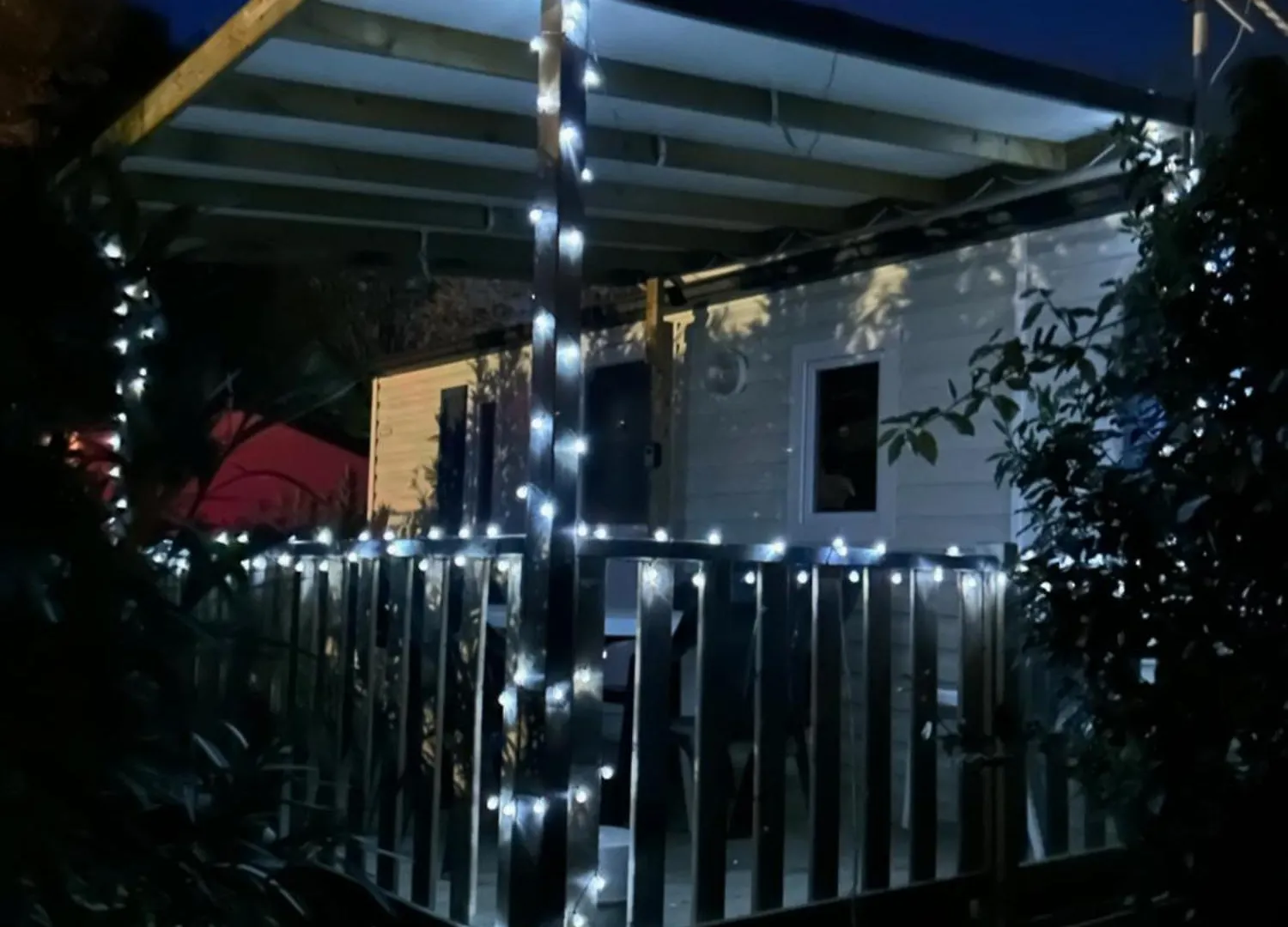 Campsite Mobil-Home Au Pied Du Luberon La Roque-d'Antheron