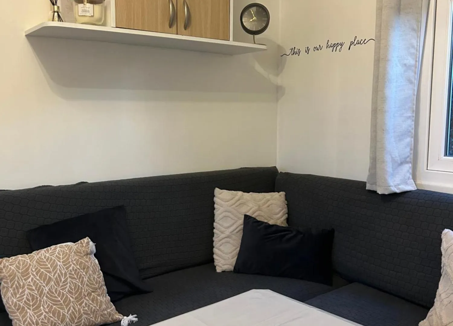 Campsite Mobil-Home Au Pied Du Luberon La Roque-d'Antheron